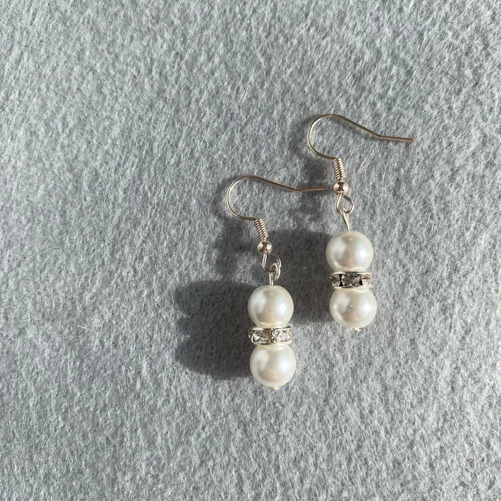 Handmade faux white pearl dangle‎ earrings